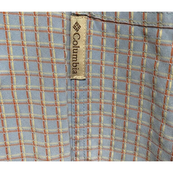 Columbia - Blue and red check short sleeve metal button Men's size Large - Picture 2 of 5